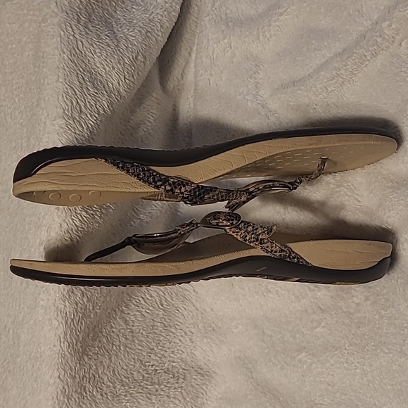 Vionic sandals - Picture 2 of 7
